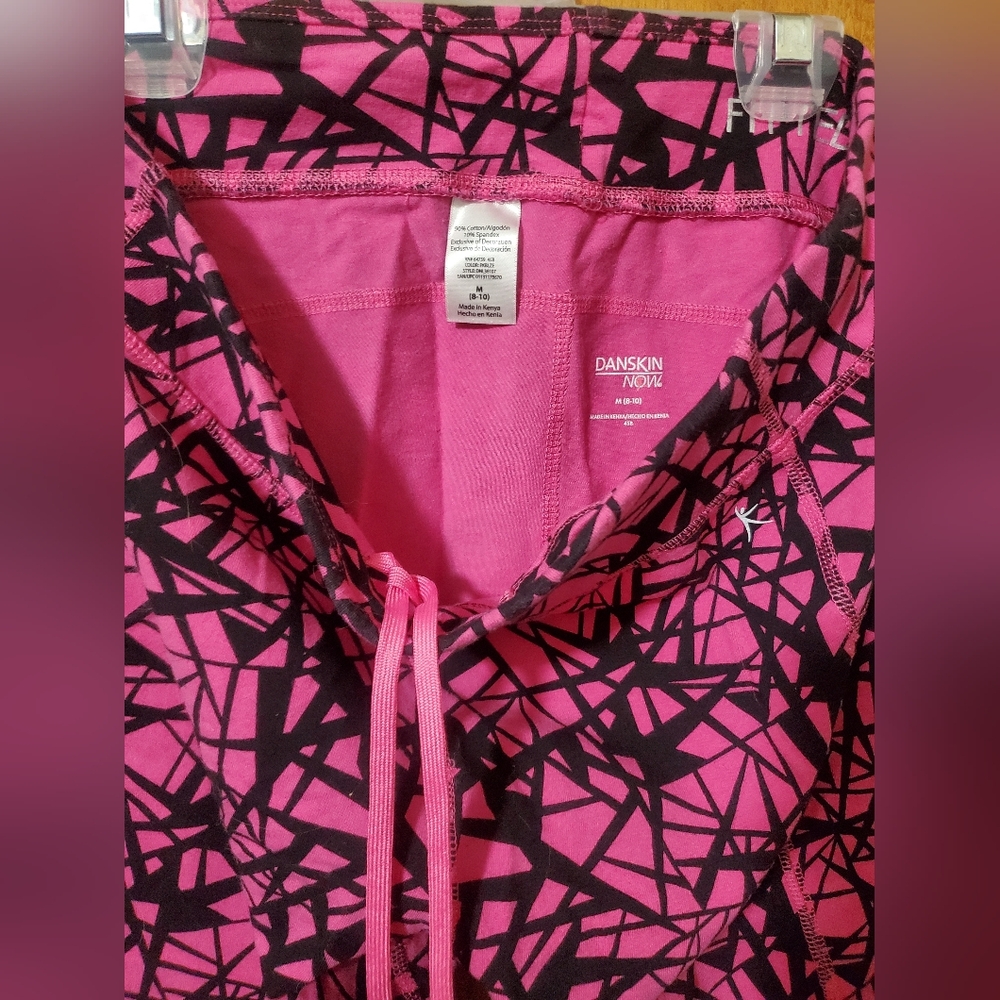 Danskin Pink and Black Geometric Capri Leggings Size M - Picture 5 of 7